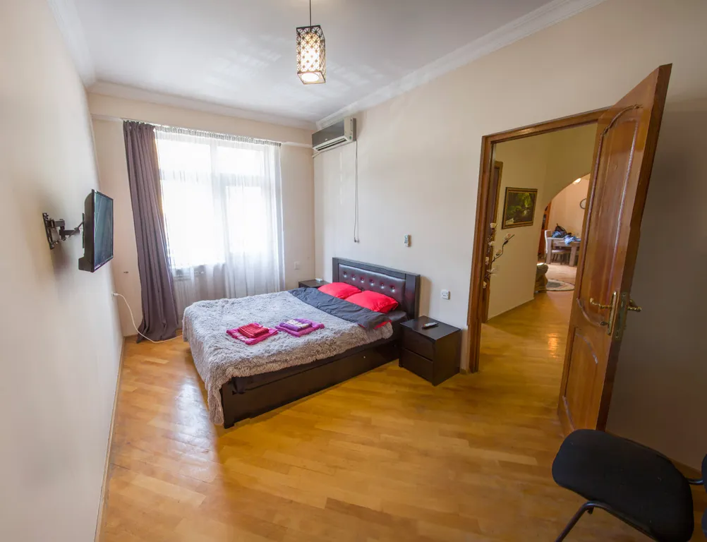 4-комнатная Квартира