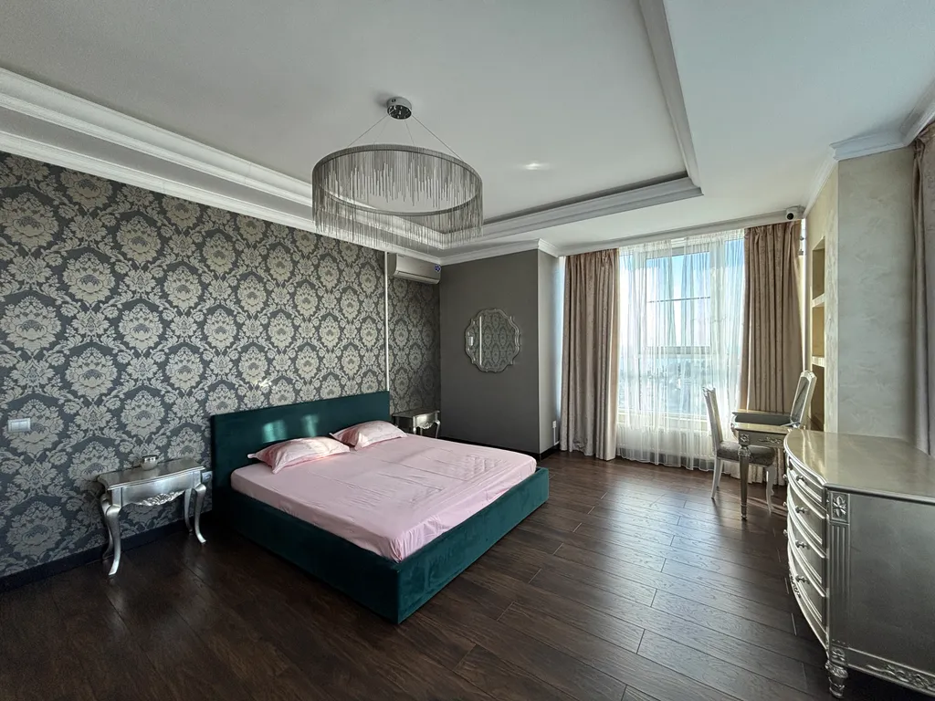 Пентхаус с видом на Морпорт в центре города