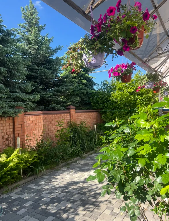 Уютный дом с прилегающей территорией, парк в шаговой доступности