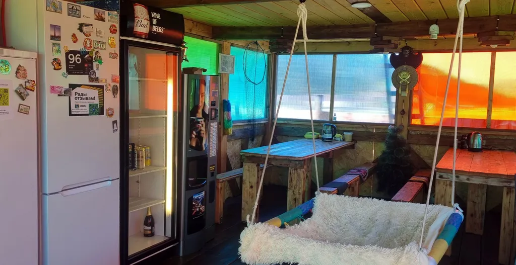 Двухместный домик с двухспальной кроватью и удобствами на территории