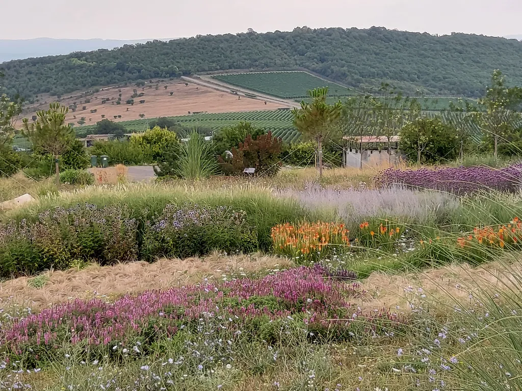 Уютная квартира с отдельным входом в ЖК Кипарис