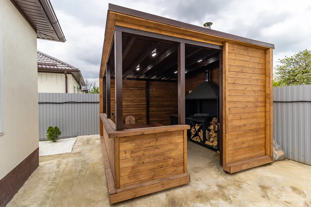 Дом с беседкой, чаном и баней