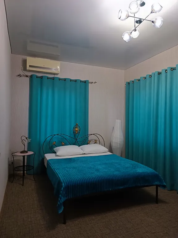 Дом - вилла - коттедж 5 спален
На территории бассейн