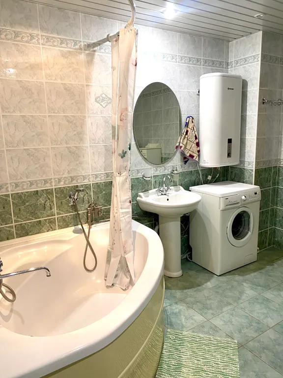 Коттедж Красивый дом с русской баней на дровах и теплым бассейном — Обухово