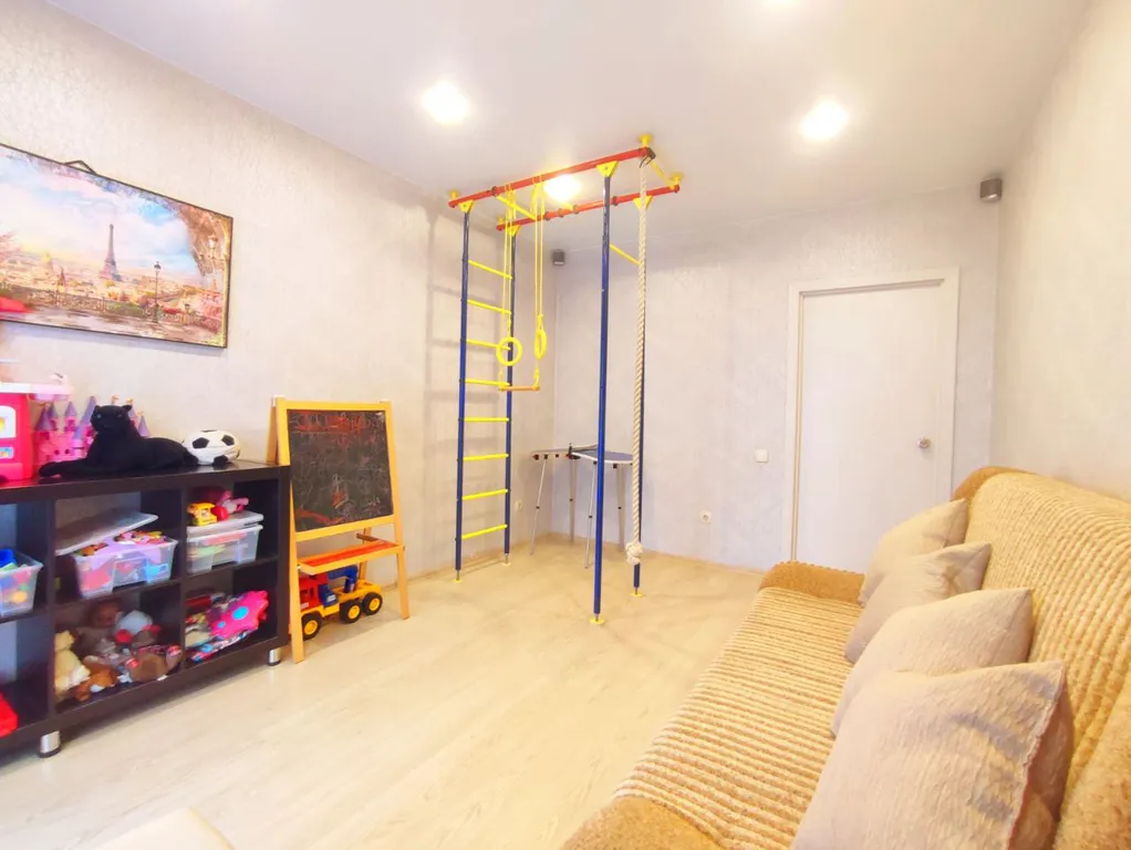 Просторный двухэтажный коттедж