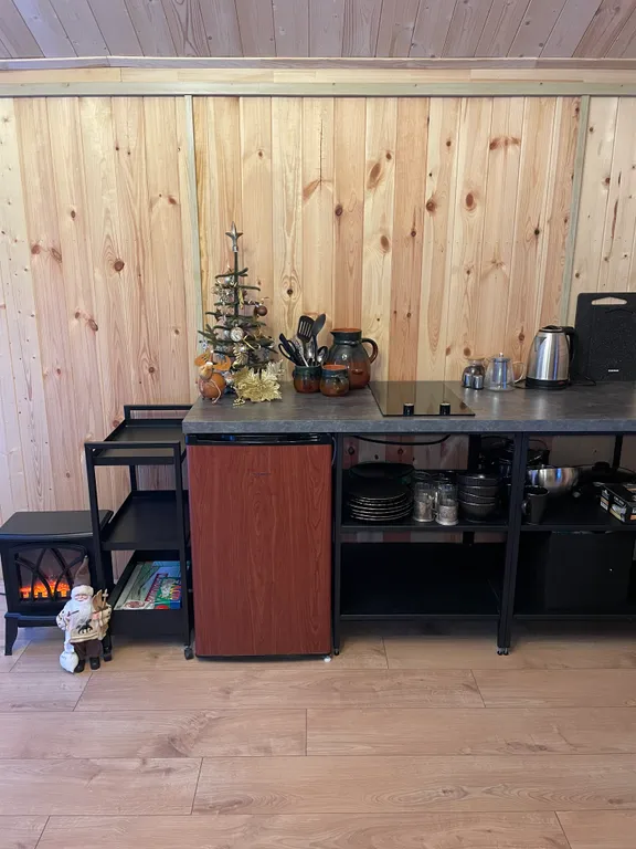 Уютный дом у леса