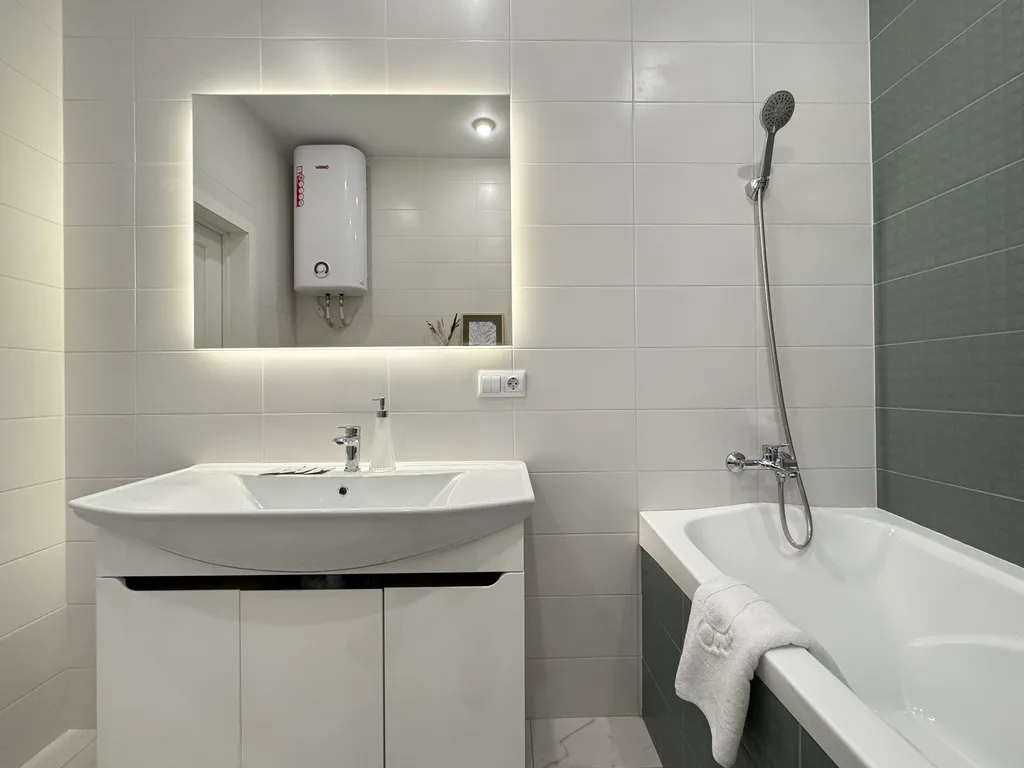 Роскошная квартира у ТРЦ Аура в новом доме