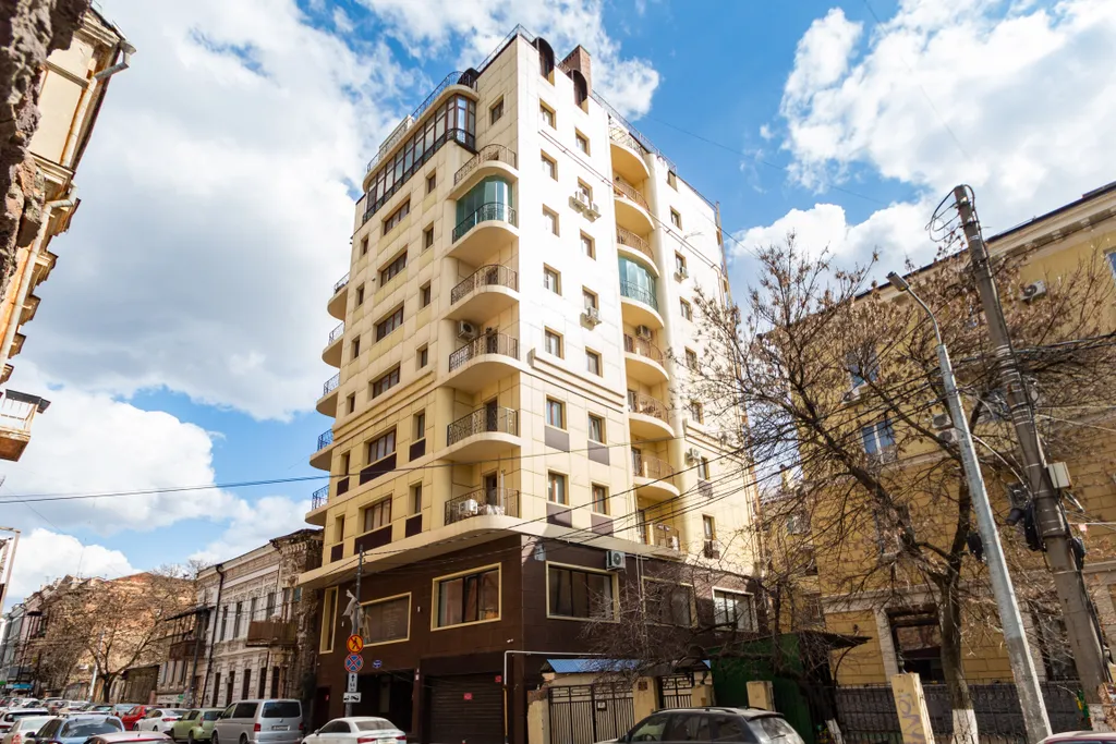 Лофт с витражом в самом центре