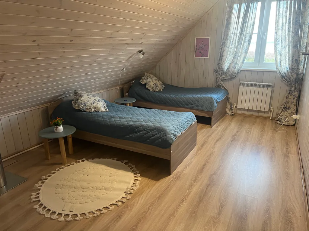 Двухэтажный дом с видом на Галичское озеро