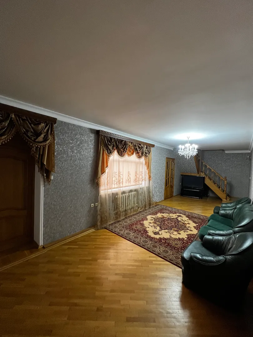 Холл первого этажа