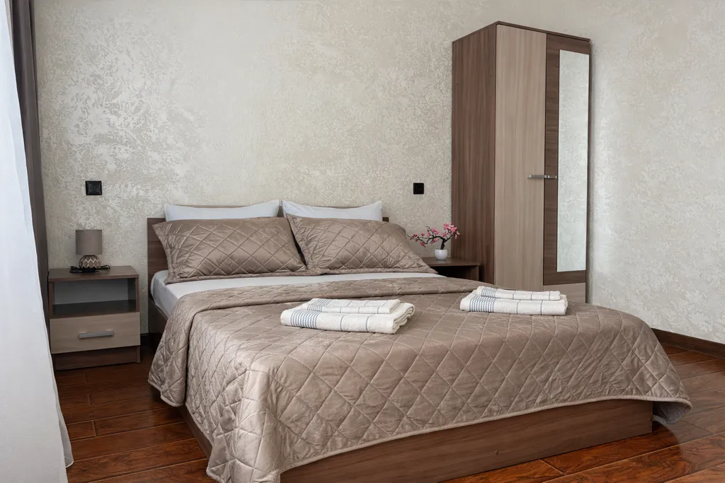 Двухместный улучшенный номер с собственной ванной комнатой