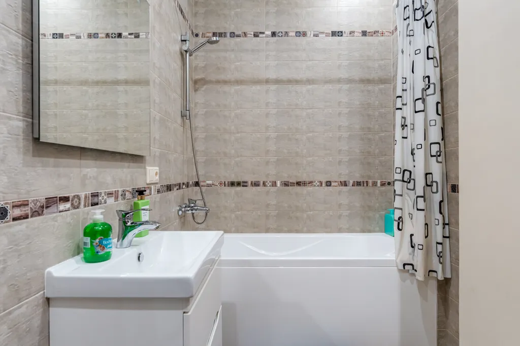 Двушка в центре до 6 человек отчетные документы, ориентир башня париж