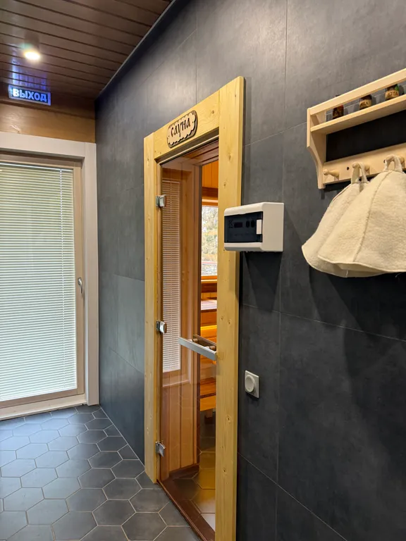 Paradise: Дом с тремя спальнями и сауной на озере