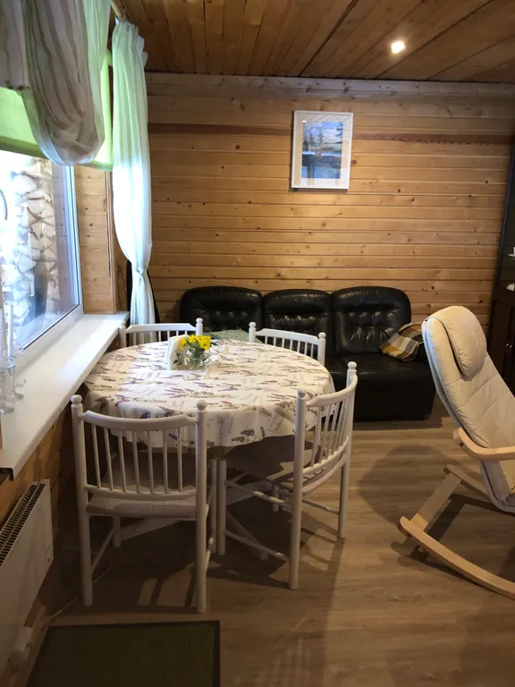 Уединенное место для отдыха у озера