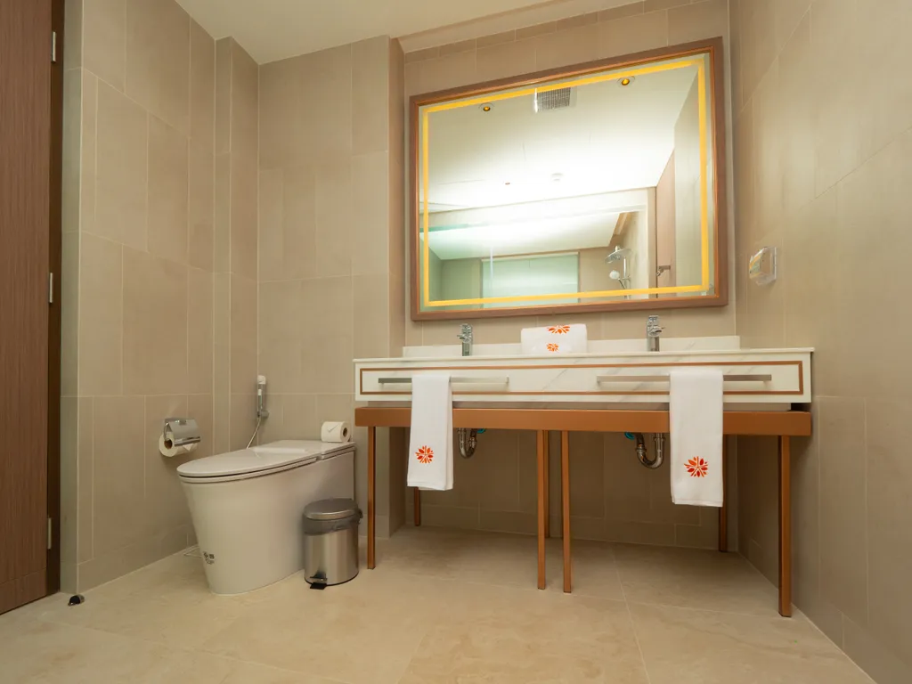 Angsana Oceanview Apartments with jacuzzi in Laguna area N122