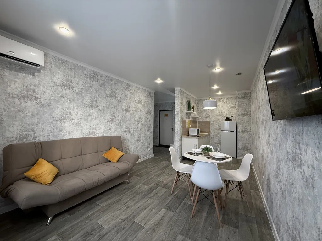 Евро-двушка рядом с Городом Еды