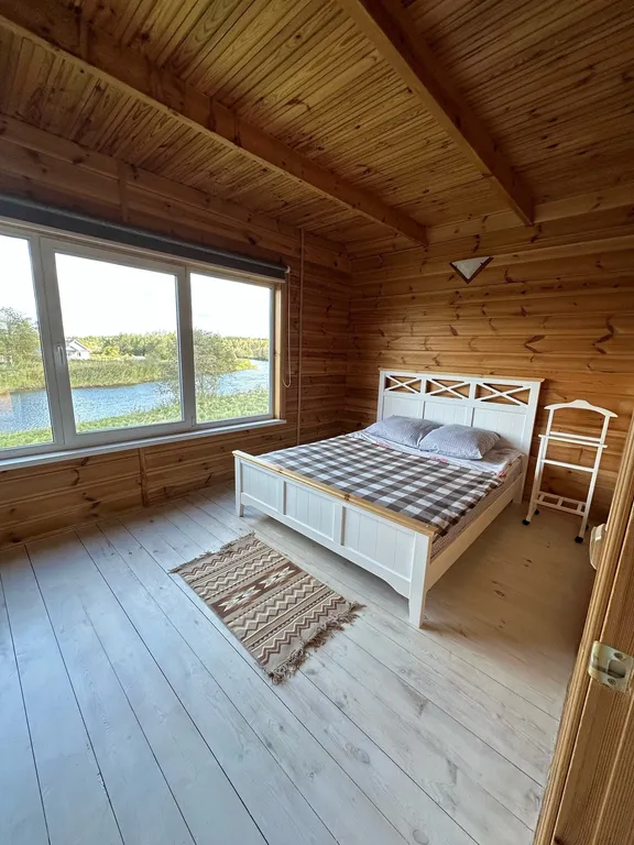 Уютный коттедж на берегу реки Milana Village