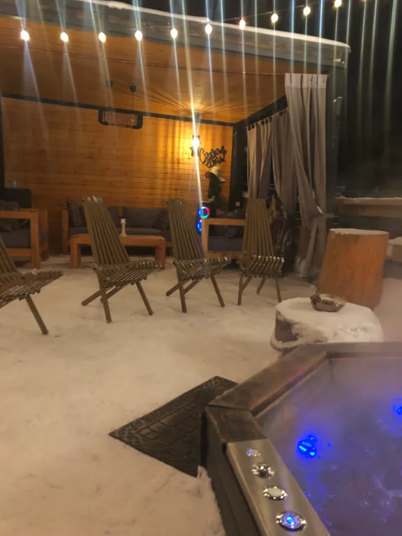 Новая вилла с горячей джакузи в террасе в черте города