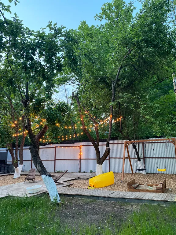 Коттедж Домик с яблонями — Москва