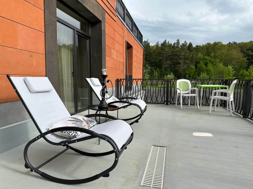 Апартамент с видом на горы и большой террасой