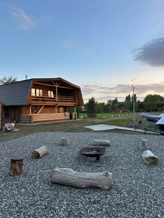 Уютный коттедж у реки