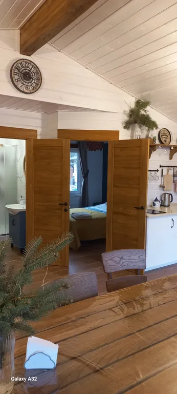 Шале в горах на берегу реки