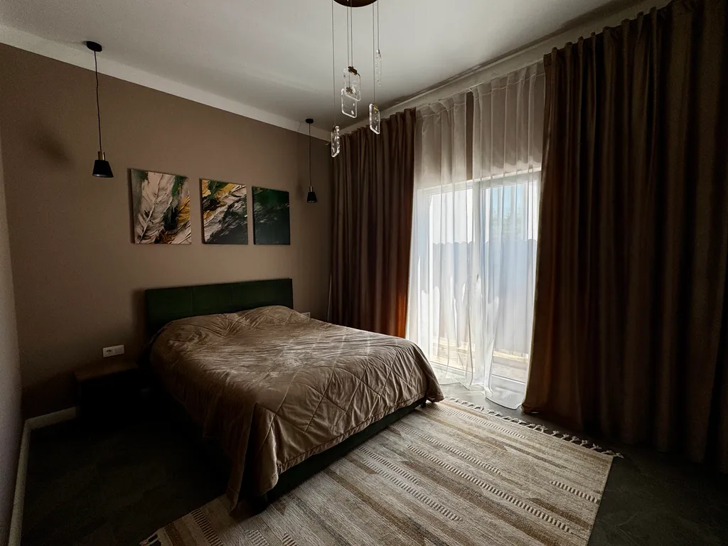 Дом в тихом месте, со своим минипляжем