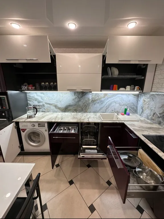 Квартира Квартира Шикарная трёхкомнатная для большой семьи — Лазаревское