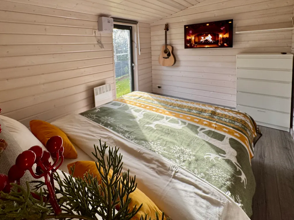 Коттедж Уютный дом с горячей купелью — Стеклянный