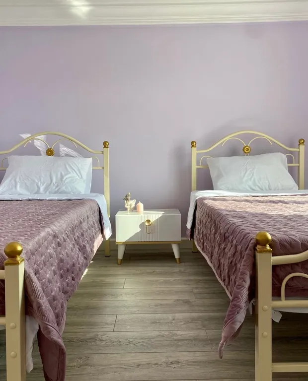 Уютный дом у моря в черте города