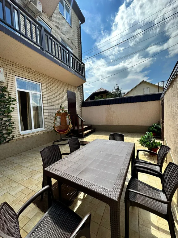 Уютный дом на берегу моря