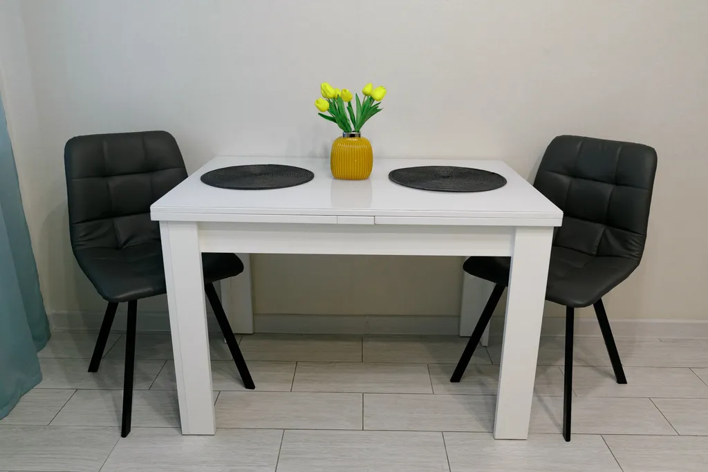 Изумрудная квартира через дорогу от ИМР Цыба