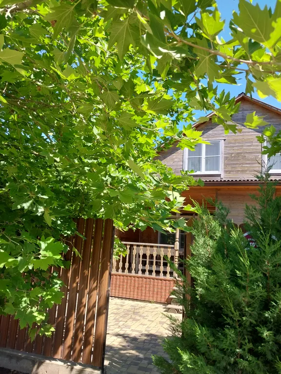 Коттедж Уютный домик со своим отдельным двориком — Кучугуры