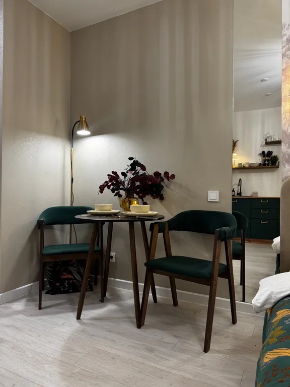 Дизайнерская студия в изумрудном цвете