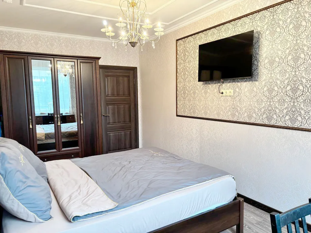 Большая квартира с терассой у охта-парка с дизайнерским ремонтом