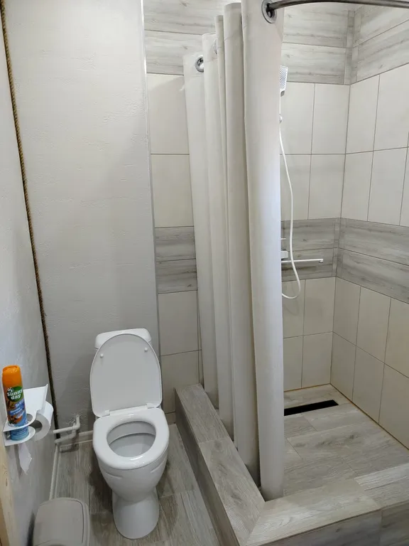 Комнатам с бассейном