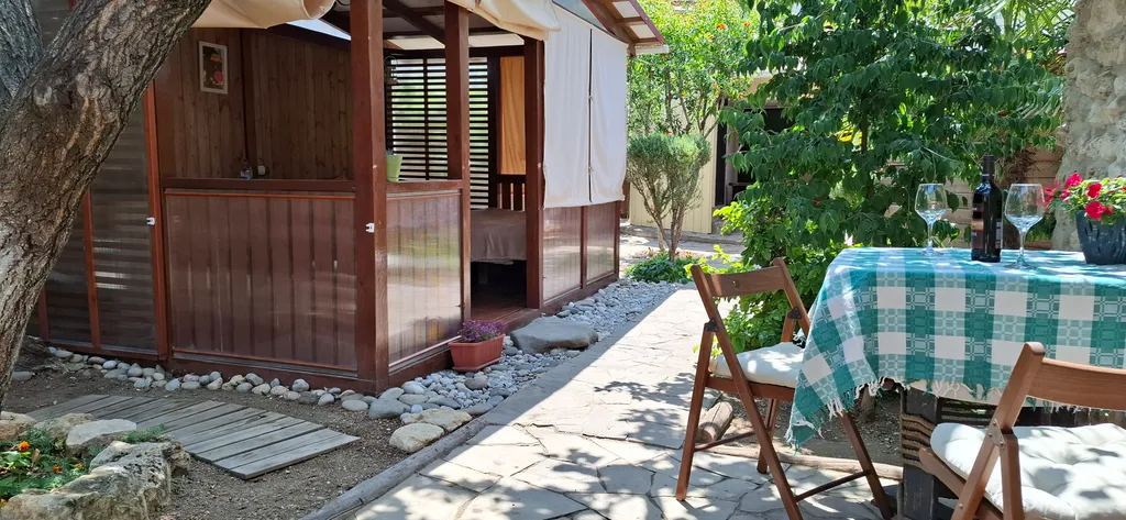 Коттедж Уютный домик с беседкой в центре — Севастополь