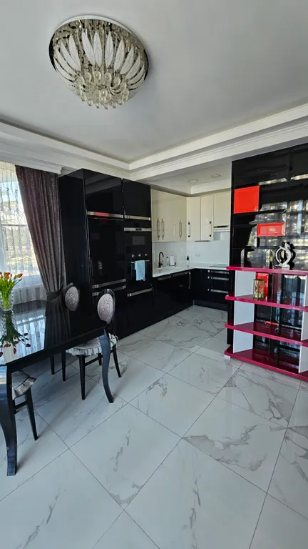 Апартамент с видом на море в центре Сочи