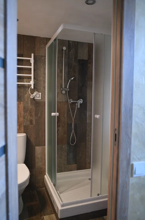 Buddha Room - двухуровневые апартаменты с качелями