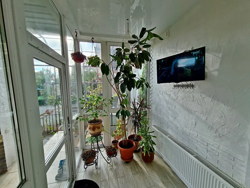 Коттеджу моря: костровая чаша камин детская территория бассейн баттут.