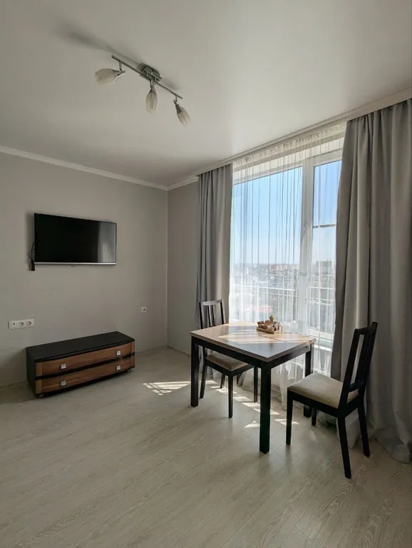 Евроквартира с панорамным видом, в элитном ЖК с фонтаном, центр города