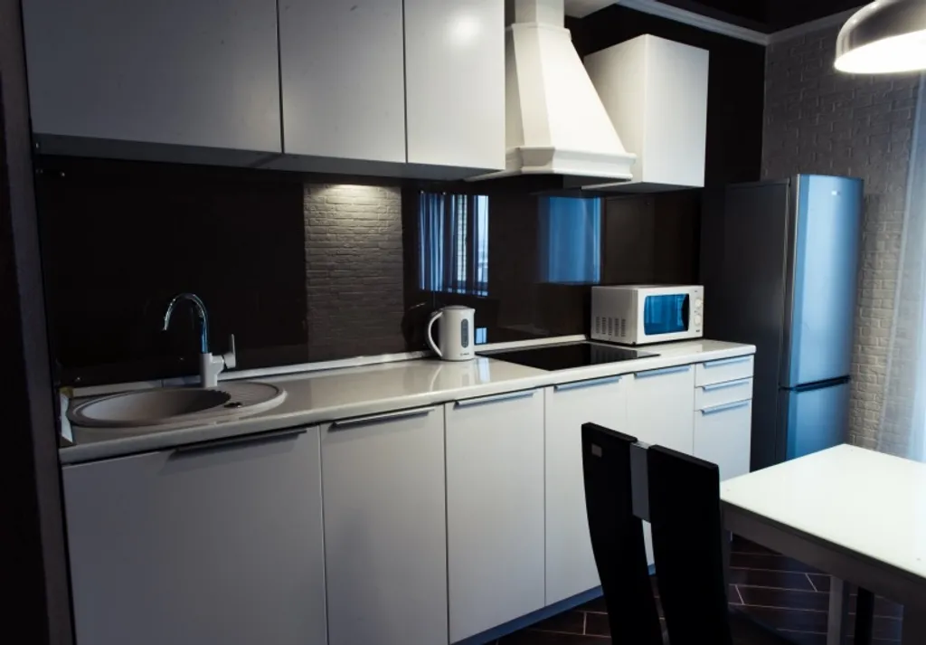 Студия с камином и джакузи