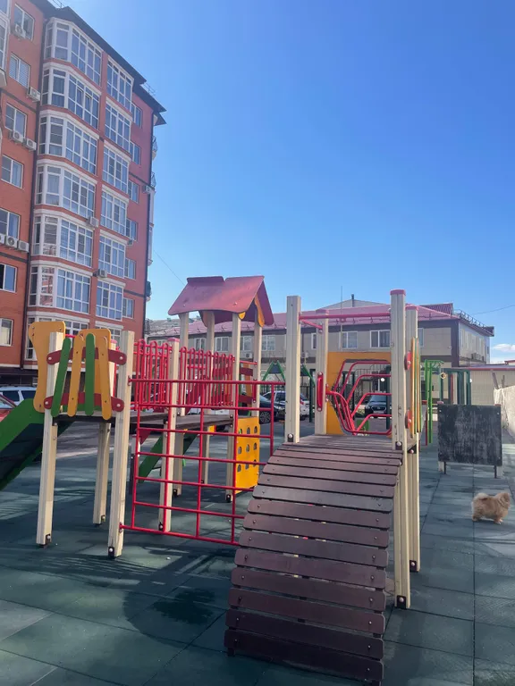 Просторная квартира с видовым балконом близ Питьевой Галереи Санатории