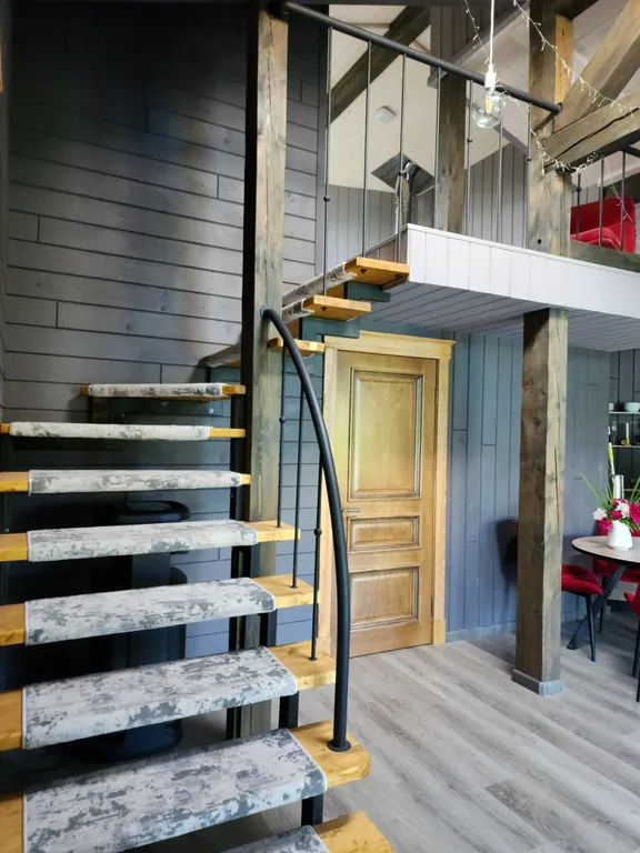 Дом с бассейном, в деревне