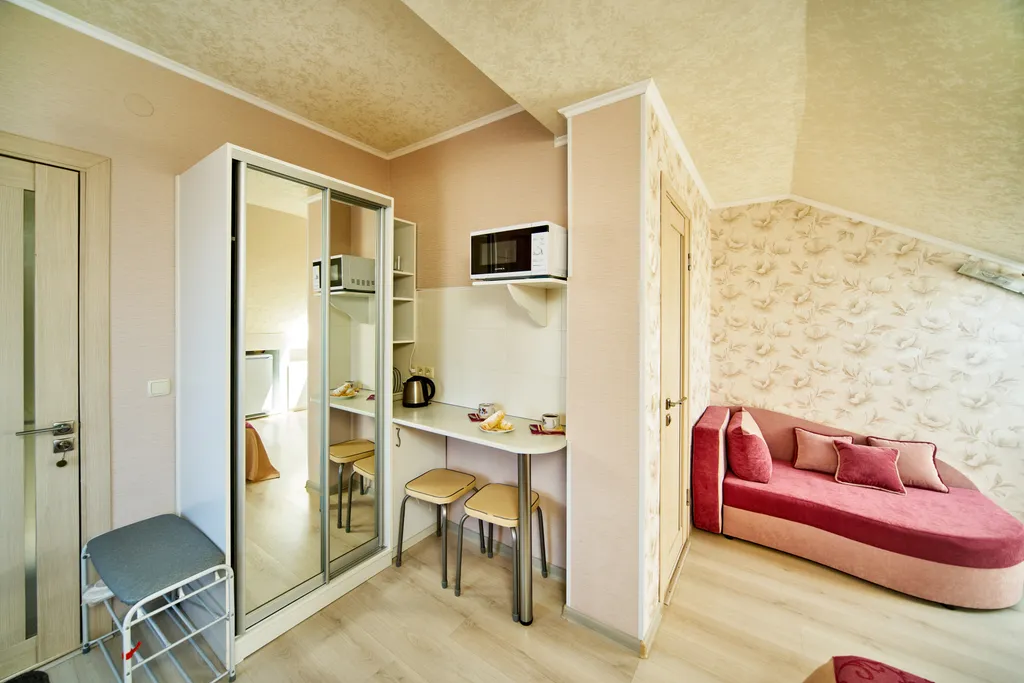 Квартира Комната Идиллия с видовым балконом из холла — Севастополь