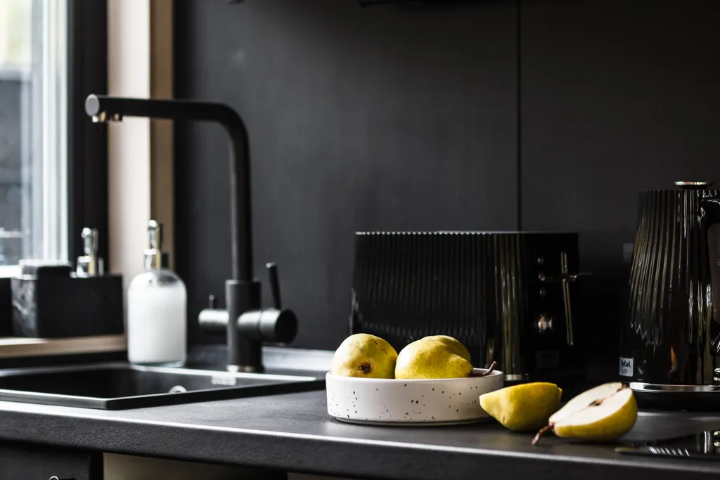 Коттедж Панорамный дом в лесу с сауной и ванной у окна — Вырица