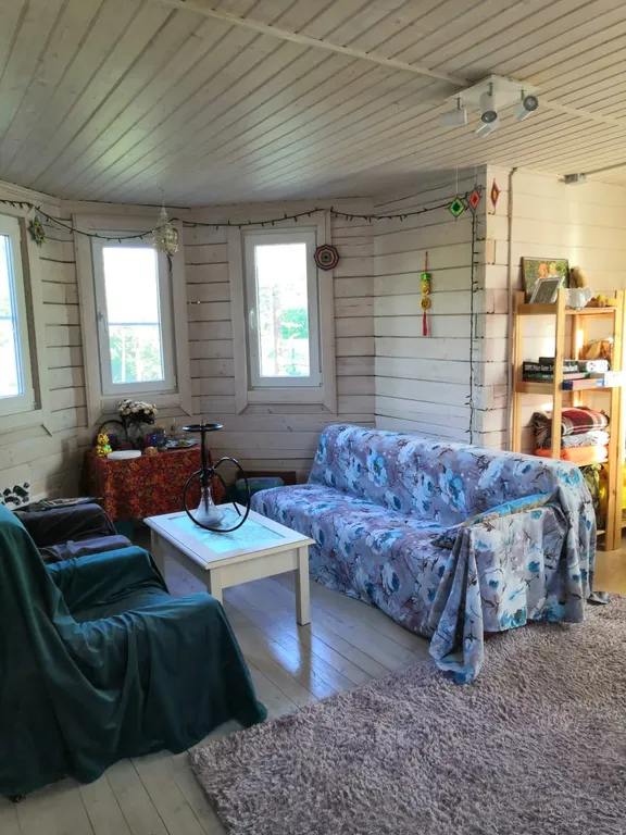 Уютная дача "Дом на дереве" в черте города