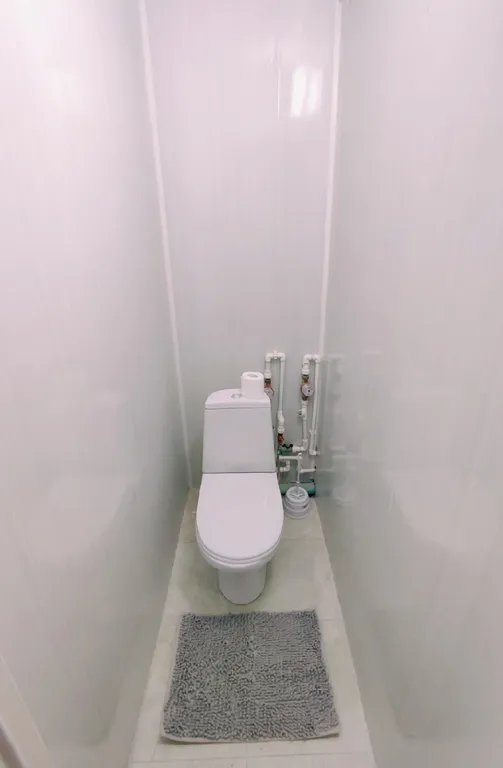 2-комнатная квартира с панорамным балконом в центре