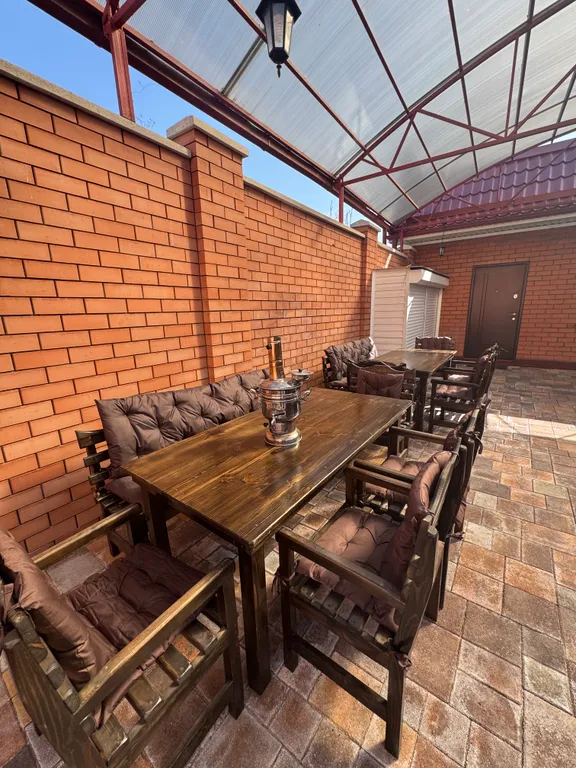 Дом с бассейном и баней возле курзоны