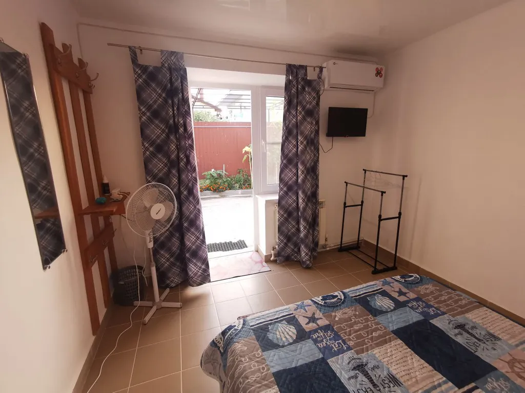 Уютная комната в частном доме у моря, удобства в номере